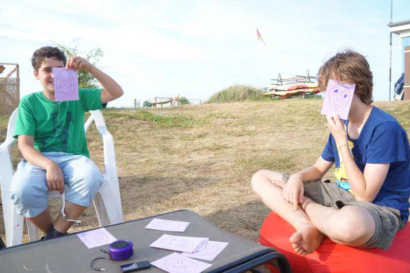 Sprachunterricht am Ostseestrand in den Sommerferien
