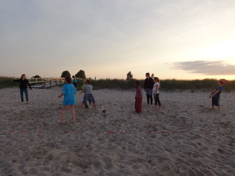 Englisch Sprachcamp an der Deutschen Ostsee in den Sommerferien am Strand