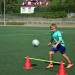 technik-training-im-fussball-ostercamp-mit-hindernisse-in-nrw