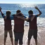 ankunft-am-strand-in-barcelona-fussballcamp