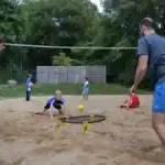 hier-spielen-wir-mit-einem-golfball-und-trampolin-im-feriencamp-mit-sport-hinsbeck